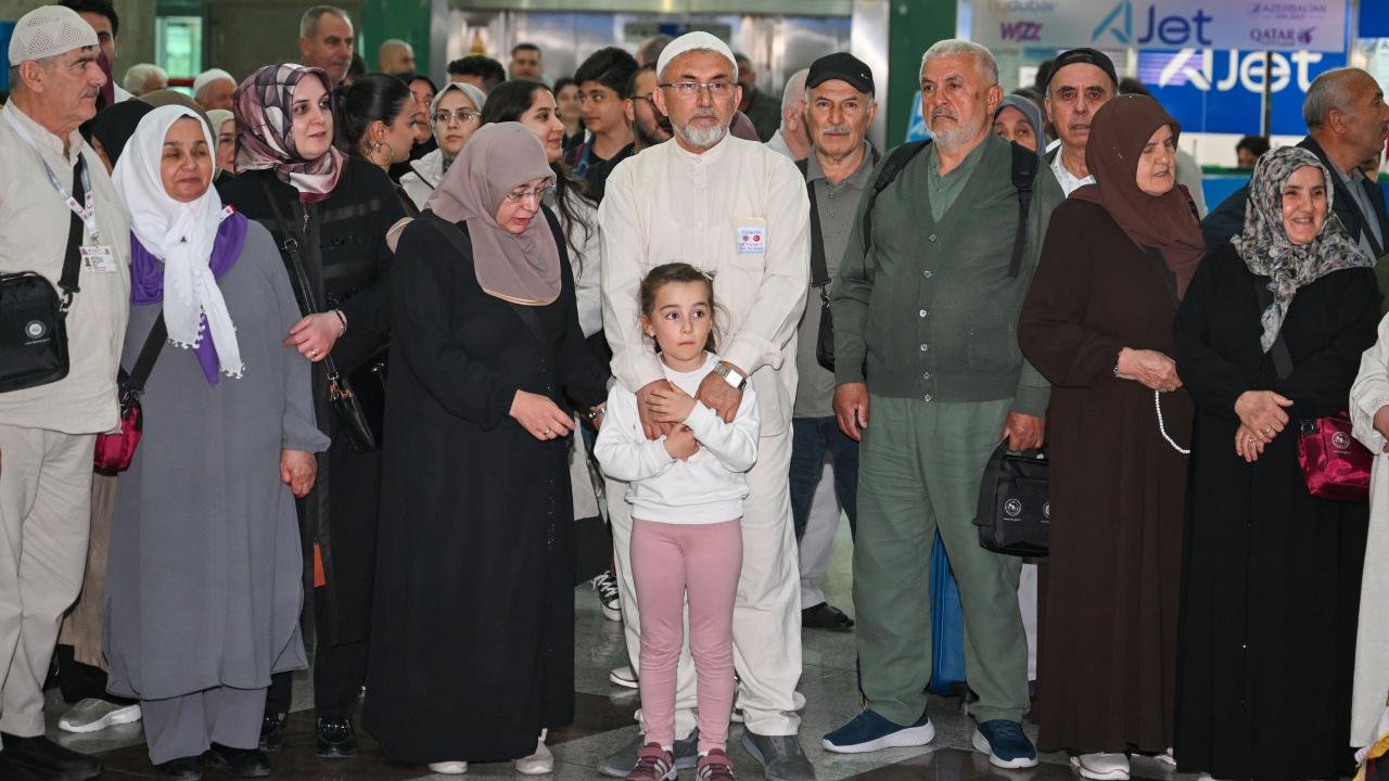 Ankara'dan ilk hac kafilesi dualarla uğurlandı