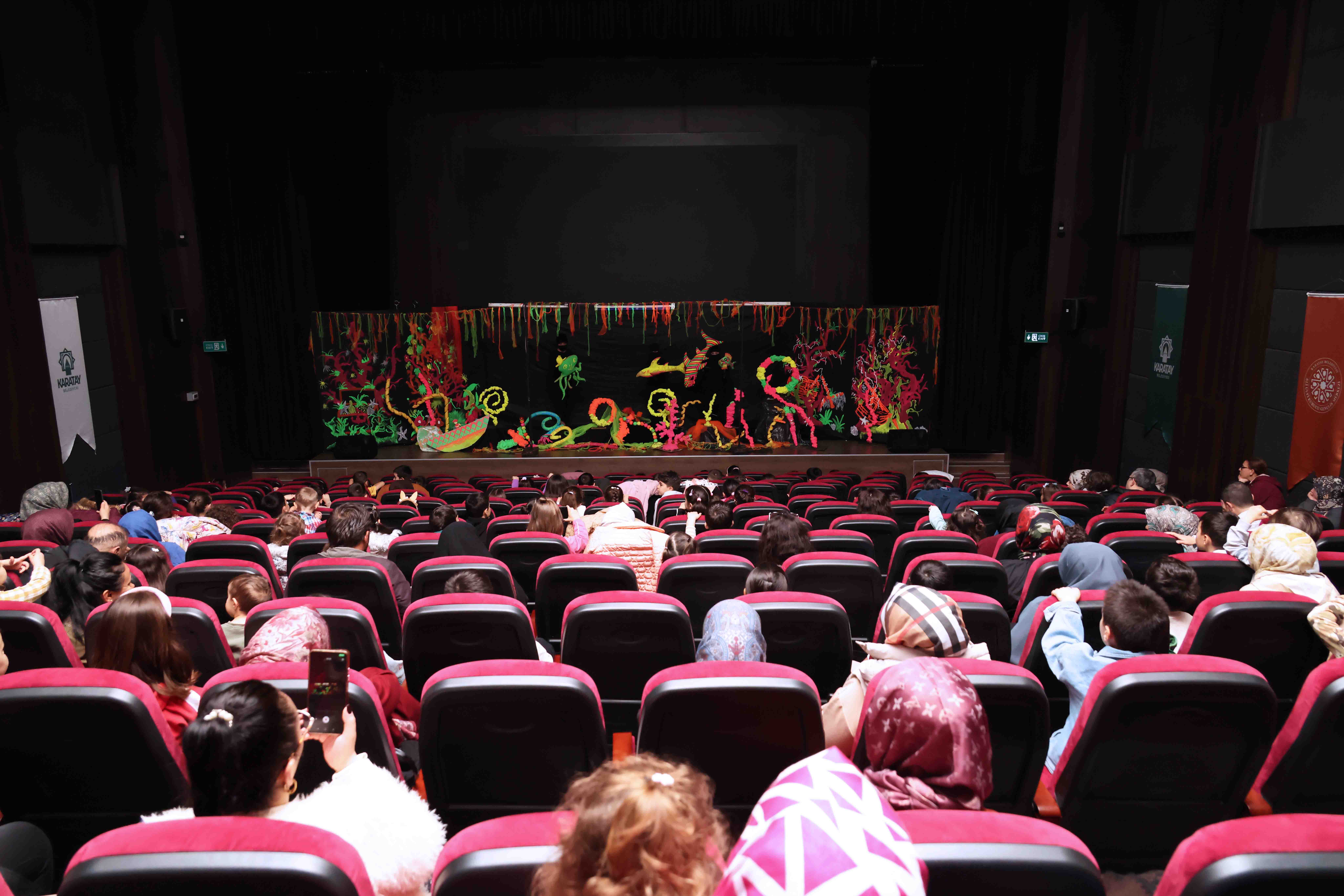 Karatay’da çocuklar tiyatroda buluşuyor