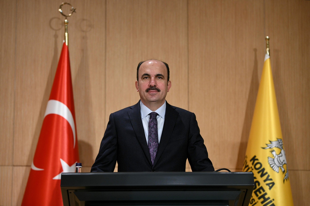 Başkan Altay: 23 Nisan’ın neşesini daima yüreklerinde taşımalarını temenni ediyorum