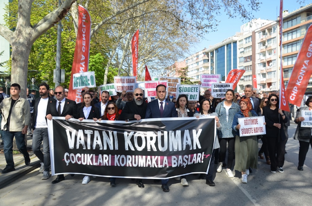 CHP Konya sessiz yürüyüş yaptı