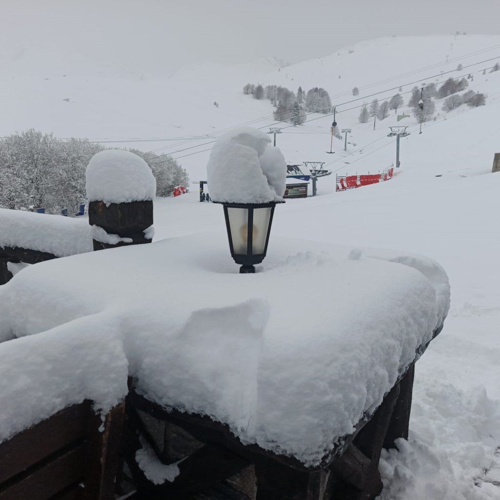Nisan sonunda Uludağ’da kış geri döndü