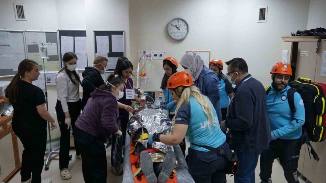 Afyonkarahisar'da ilginç olay! Canlı canlı tabuta girdi