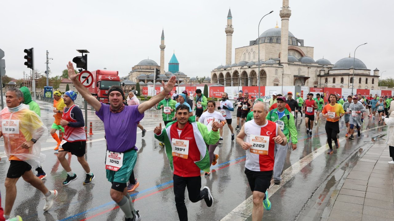 Konya Yarı Maratonu nefes kesti