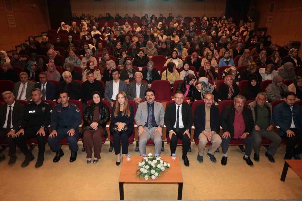 Konya'da "En İyi Narkotik Polisi: Anne" semineri