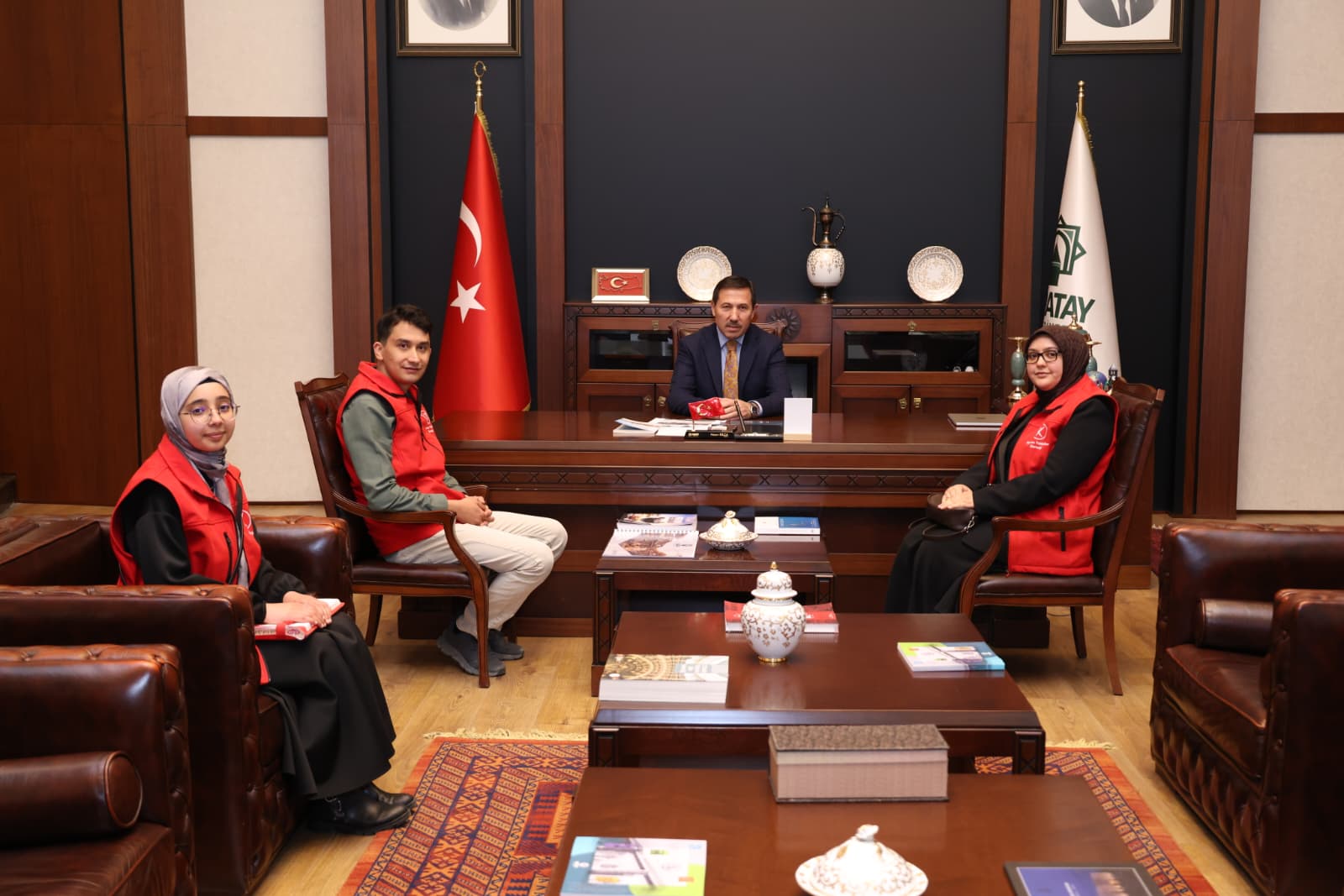 Kırmızı Yelekliler'den Başkan Kılca'ya ziyaret