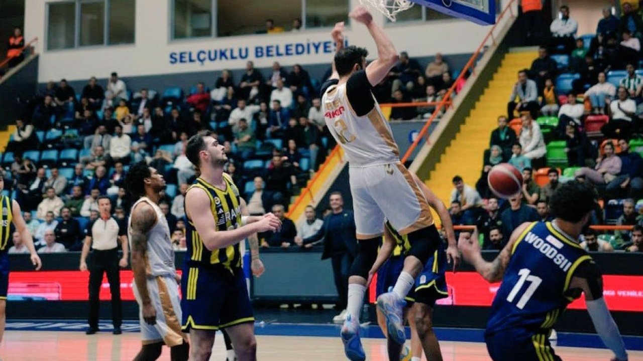 Konya Büyükşehir Fenerbahçe'yi yine farklı geçti