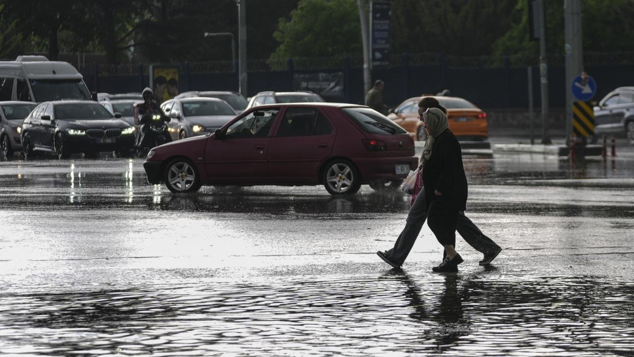 Meteoroloji’den kritik uyarı: Hafta sonu sağanak geliyor!