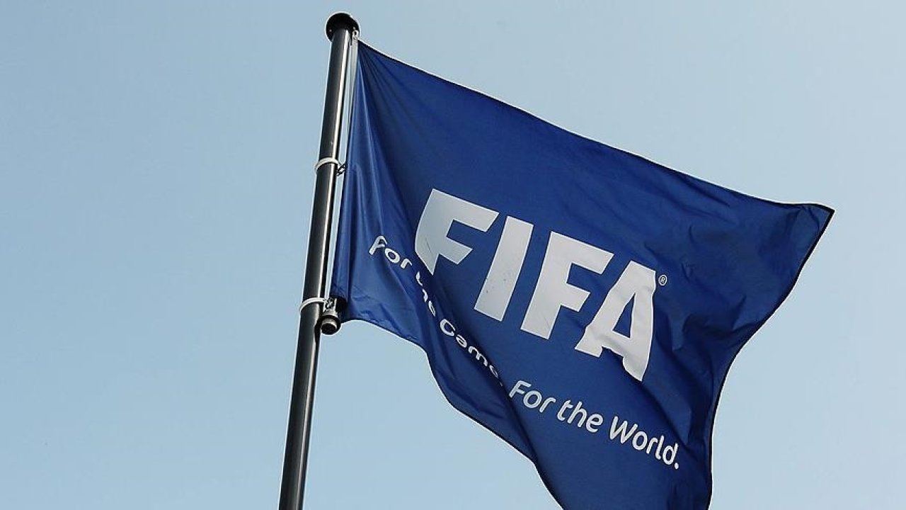 FİFA'dan Türk kulüplerine transfer yasağı!