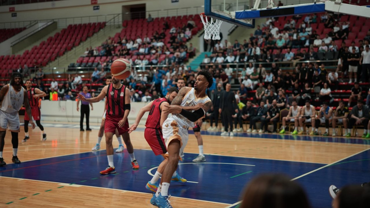 Konya Büyükşehir Gaziantep temsilcisini ‘etliekmek’ yedirerek uğurladı (82-78)