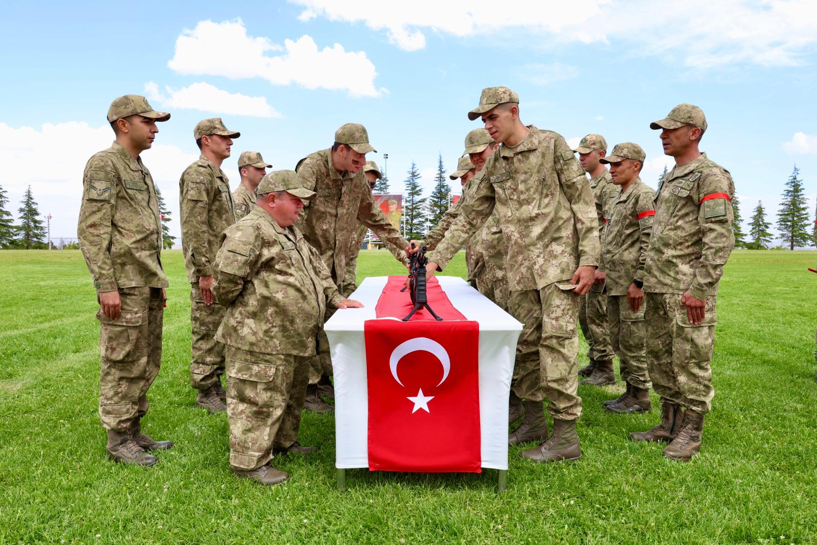 Konya'da özel bireyler bir günlük askerlik sevinci yaşadı
