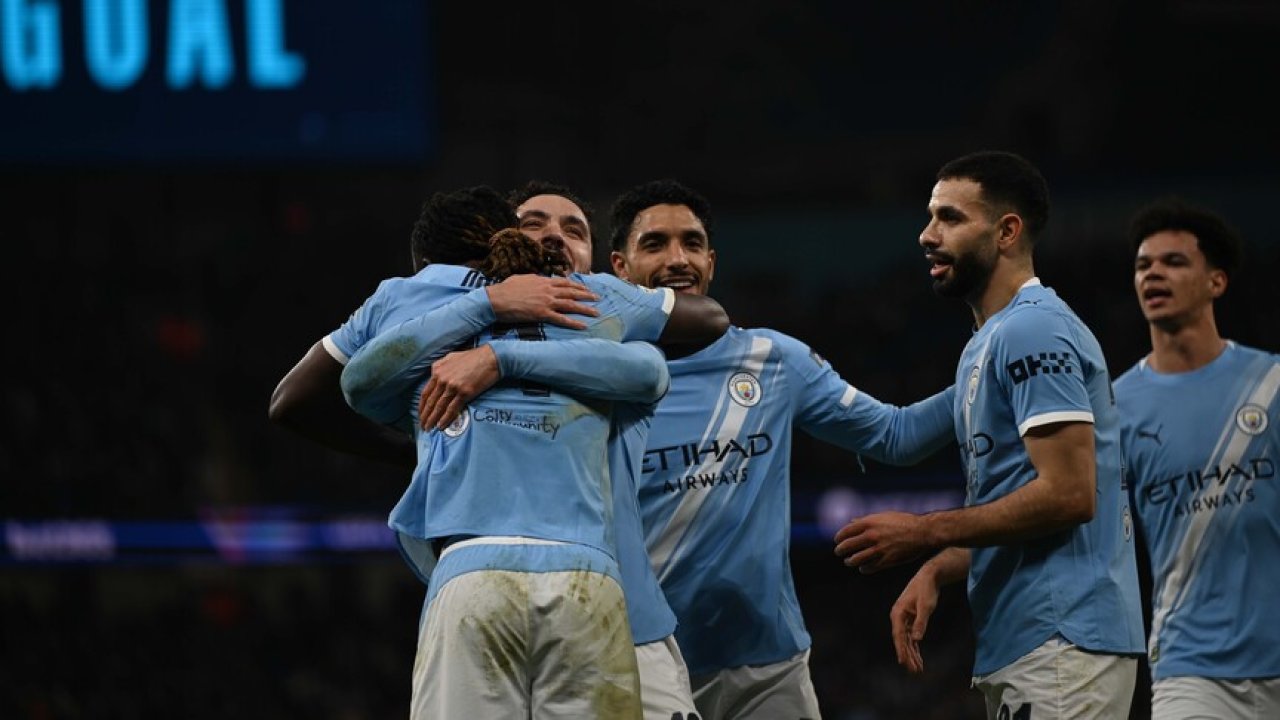 Manchester City, müzeye bir kupa daha ekledi