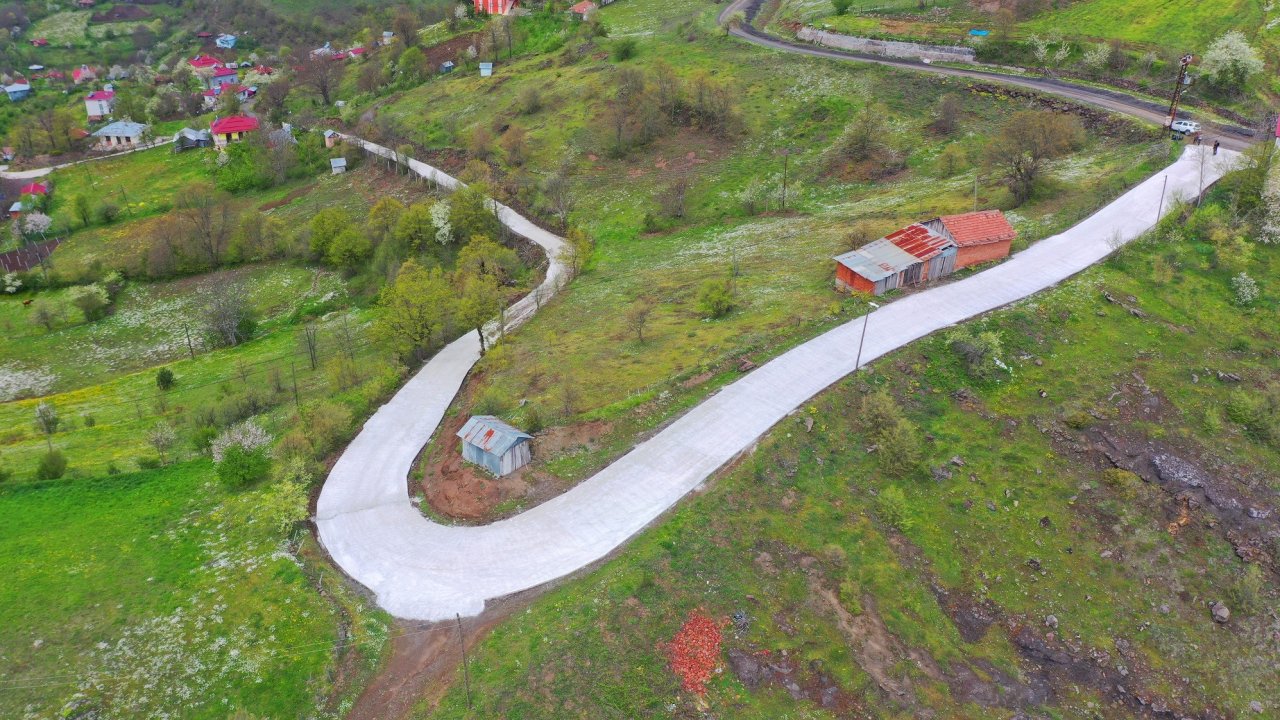 Ordu’da beton yol seferberliği sürüyor