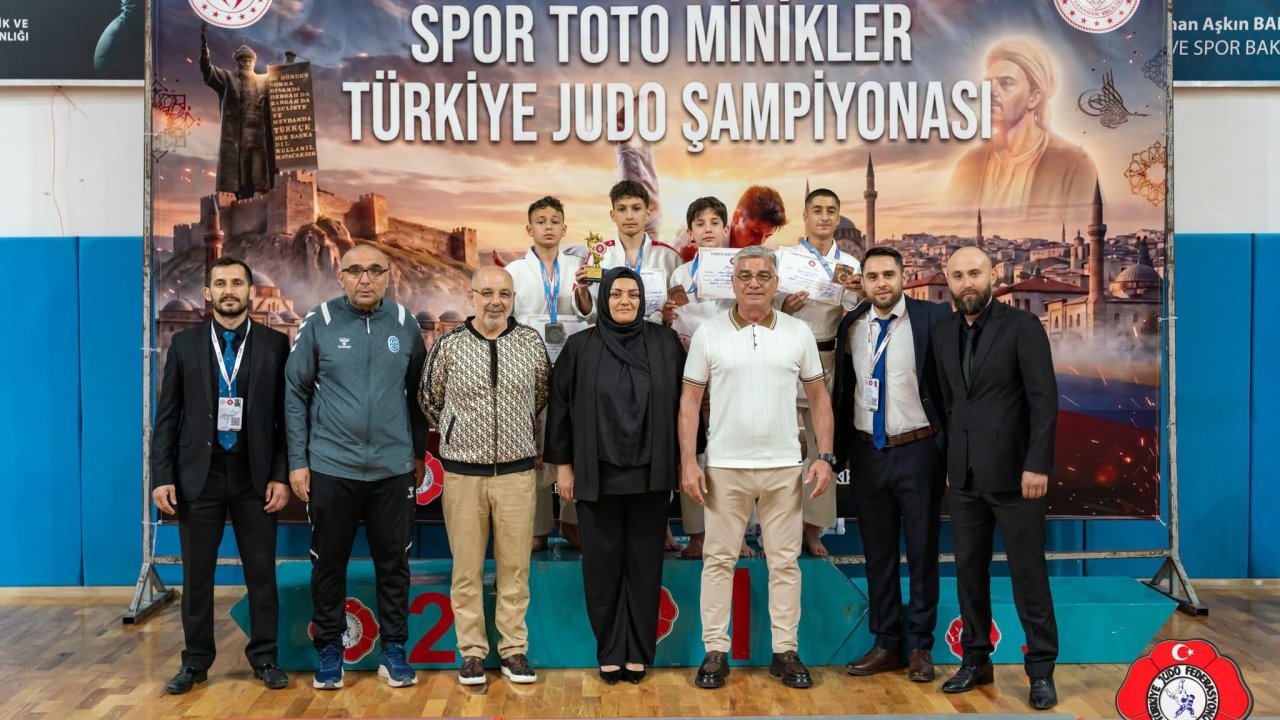 Selçuklu Belediyespor madalyaları topluyor