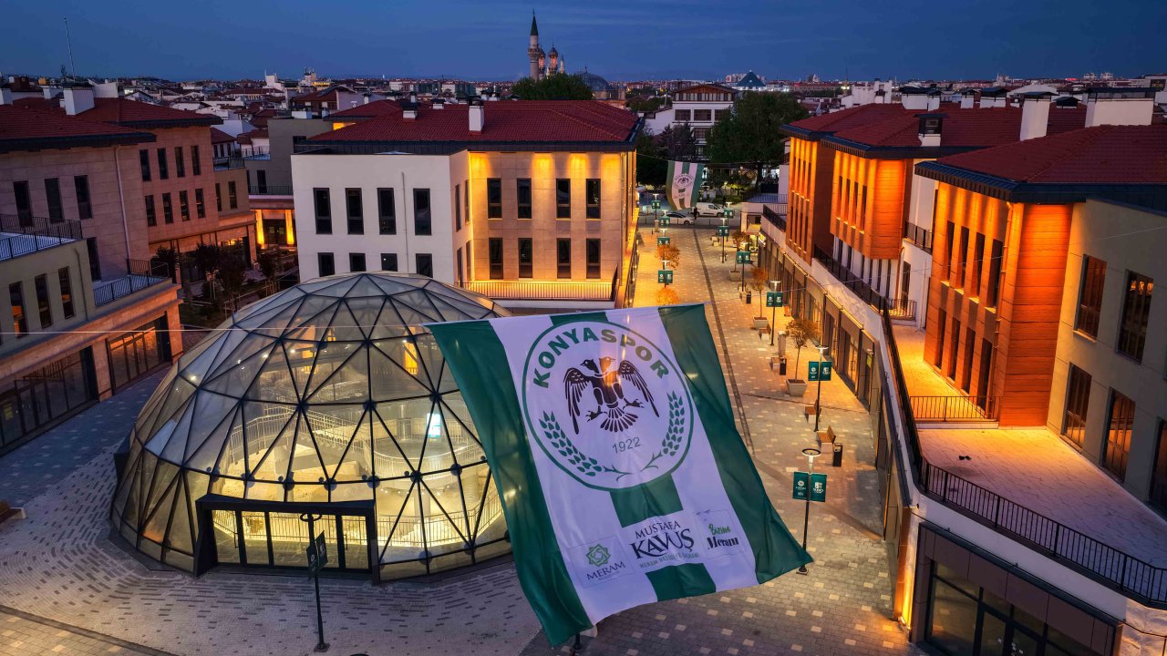 Sevdamız Konyaspor; Meram yeşil beyaza büründü!