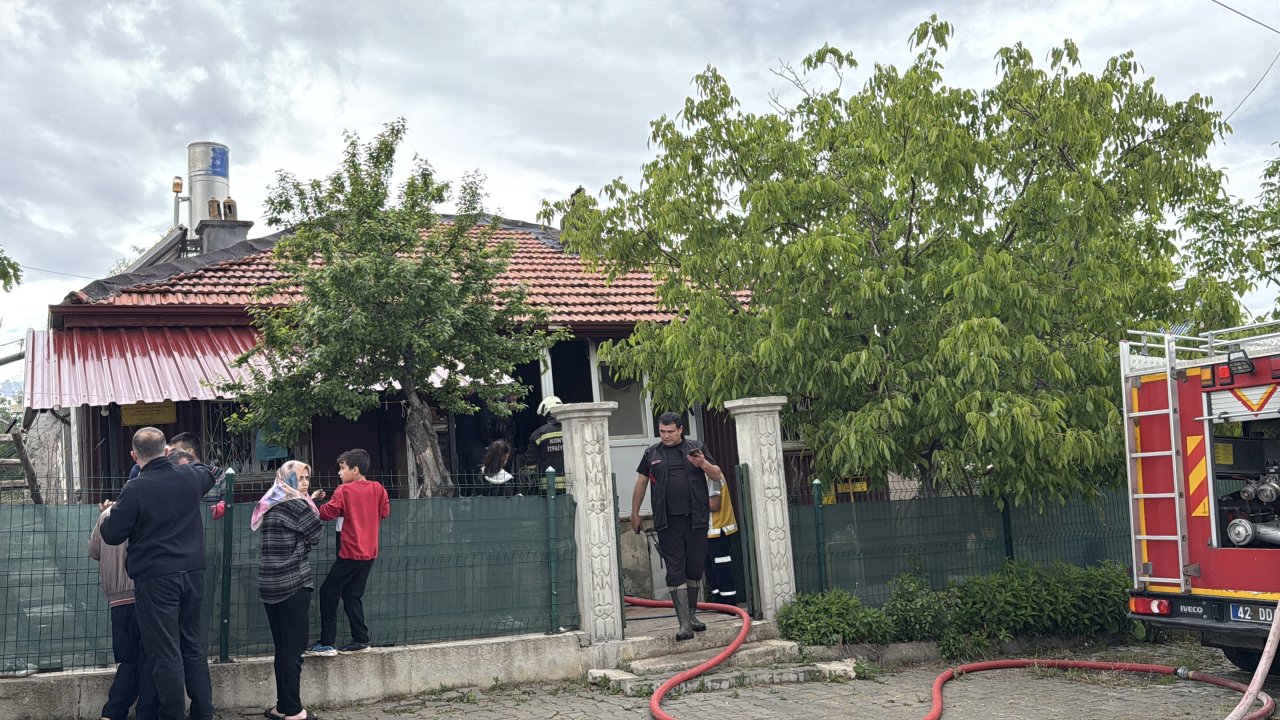 Konya’da korkutan yangın! Ev küle döndü