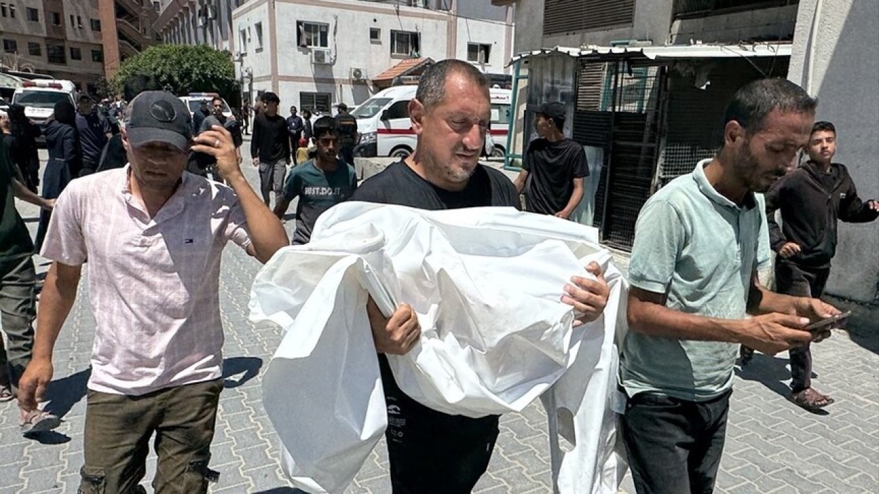 İsrail Gazze'de Filistinlilerin çadırlarını vurdu, bir çocuk ve bir kadın hayatını kaybetti