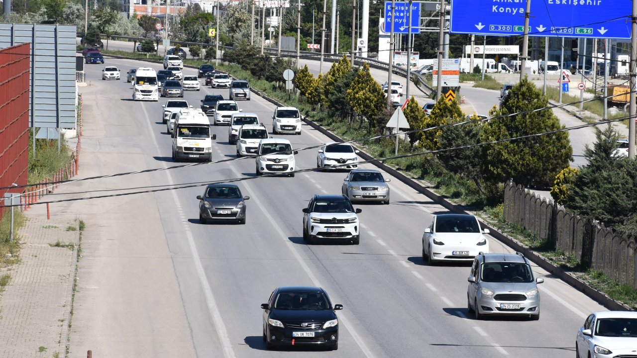 Bayram tatili bitti, Konya yolları doldu taştı! Sürücüler dikkat