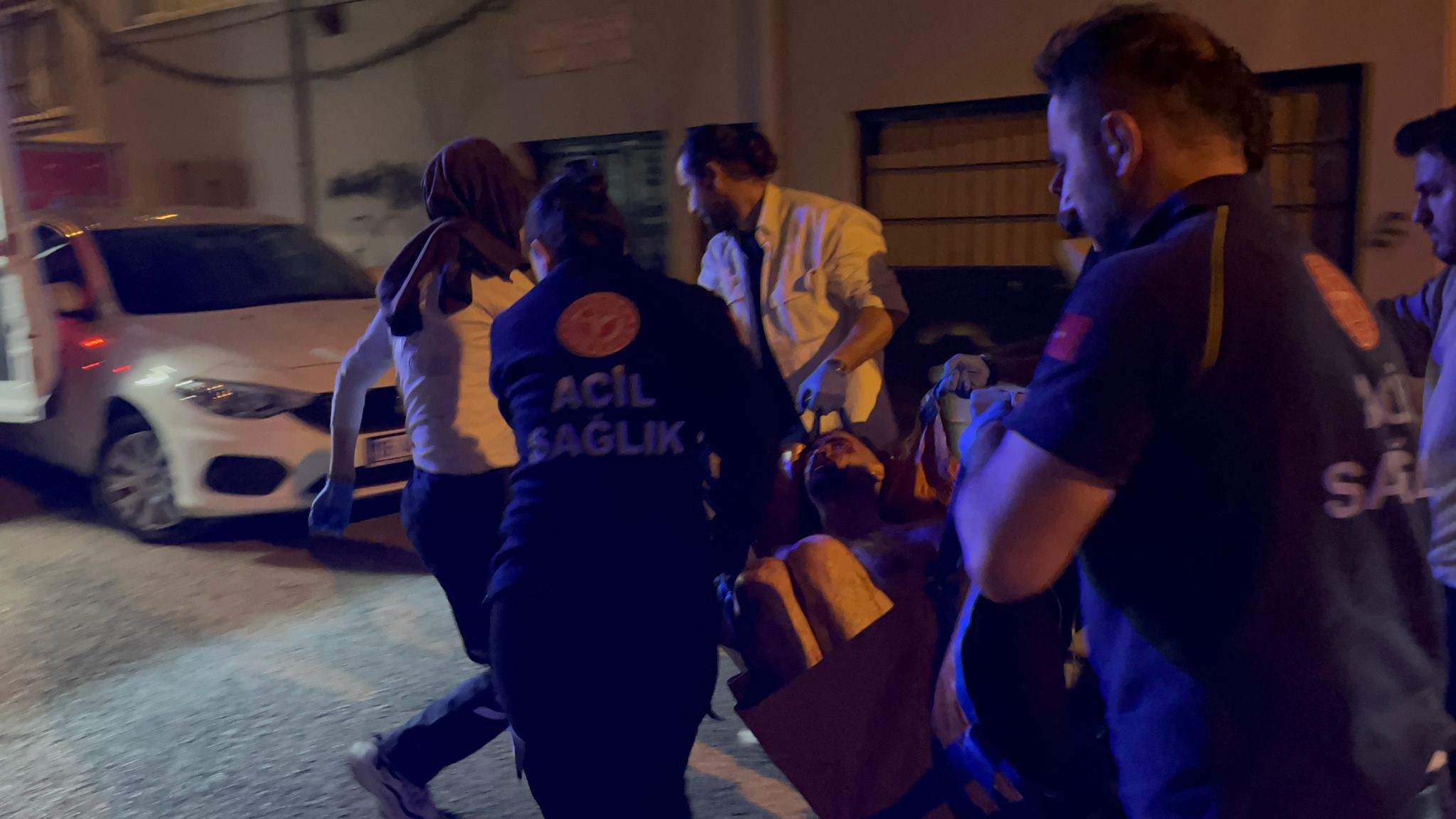 Önce annesini sonra kendisini bıçakladı!