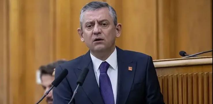 Özgür Özel'den kürsüde  kapak gibi 'ihanet' açıklaması