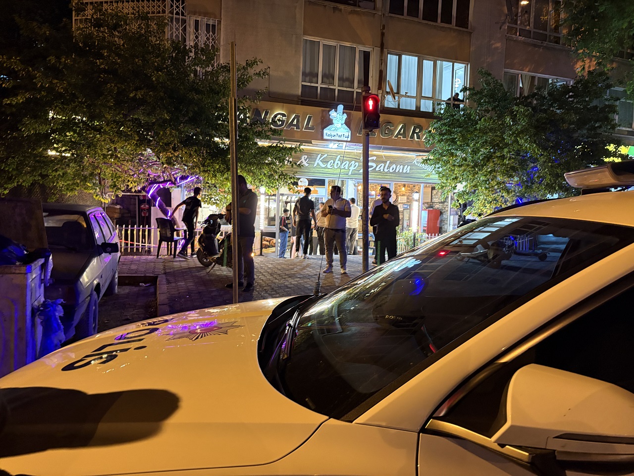 Kebap salonunda döner bıçağıyla bıçaklandılar!