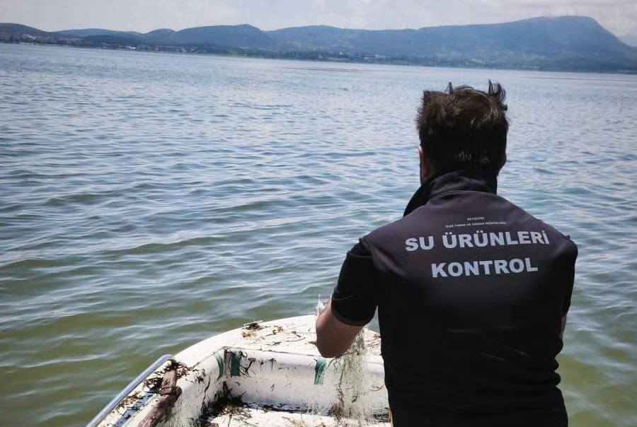 Beyşehir Gölü’nde yasağa saatler kala kaçak av operasyonu