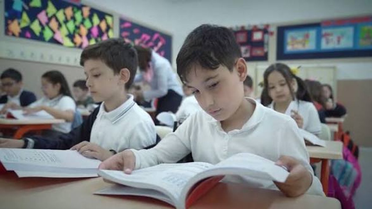 Milyonlarca öğrenci bekliyordu: 2026-2027 takvimi açıklandı