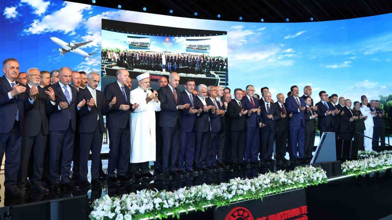 Cumhurbaşkanı Erdoğan: "Türkiye artık uluslararası diplomasinin de kalbinin attığı yer olmaya başlamıştır"