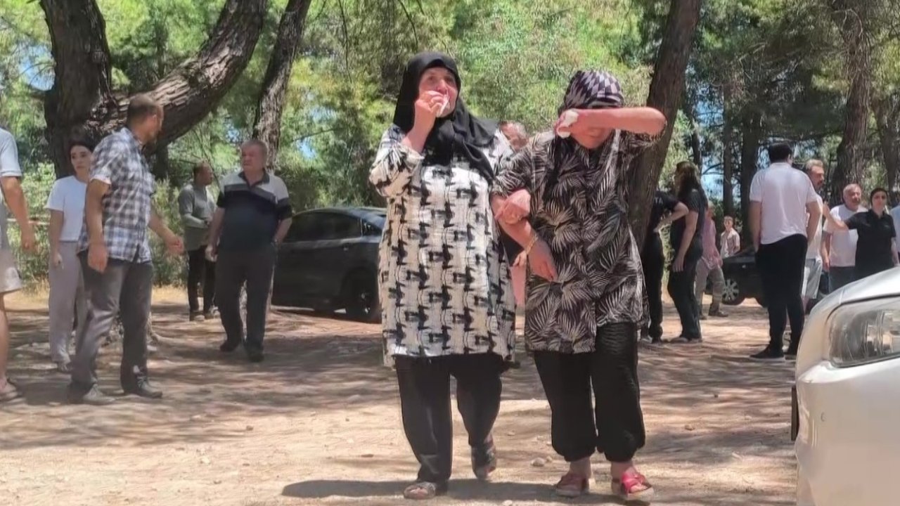 Antalya’da ağaç dibinde hareketsiz duran şahsı gören vatandaşlar gerçeği duyunca şoka uğradı