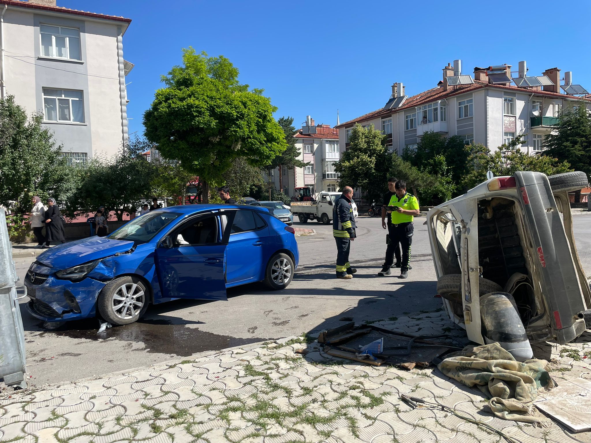 Konya'da otomobiller çarpıştı: 3 yaralı