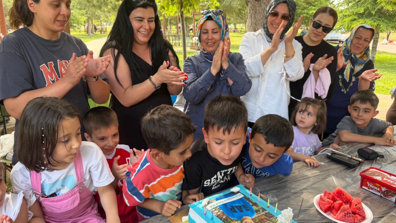 Şehit Musa Esat Kaya İlkokulu’nda piknik ve doğum günü coşkusu