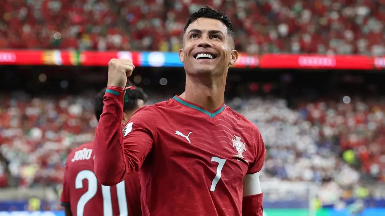 Portekizli süper star 'Ronaldo' tarihe geçti