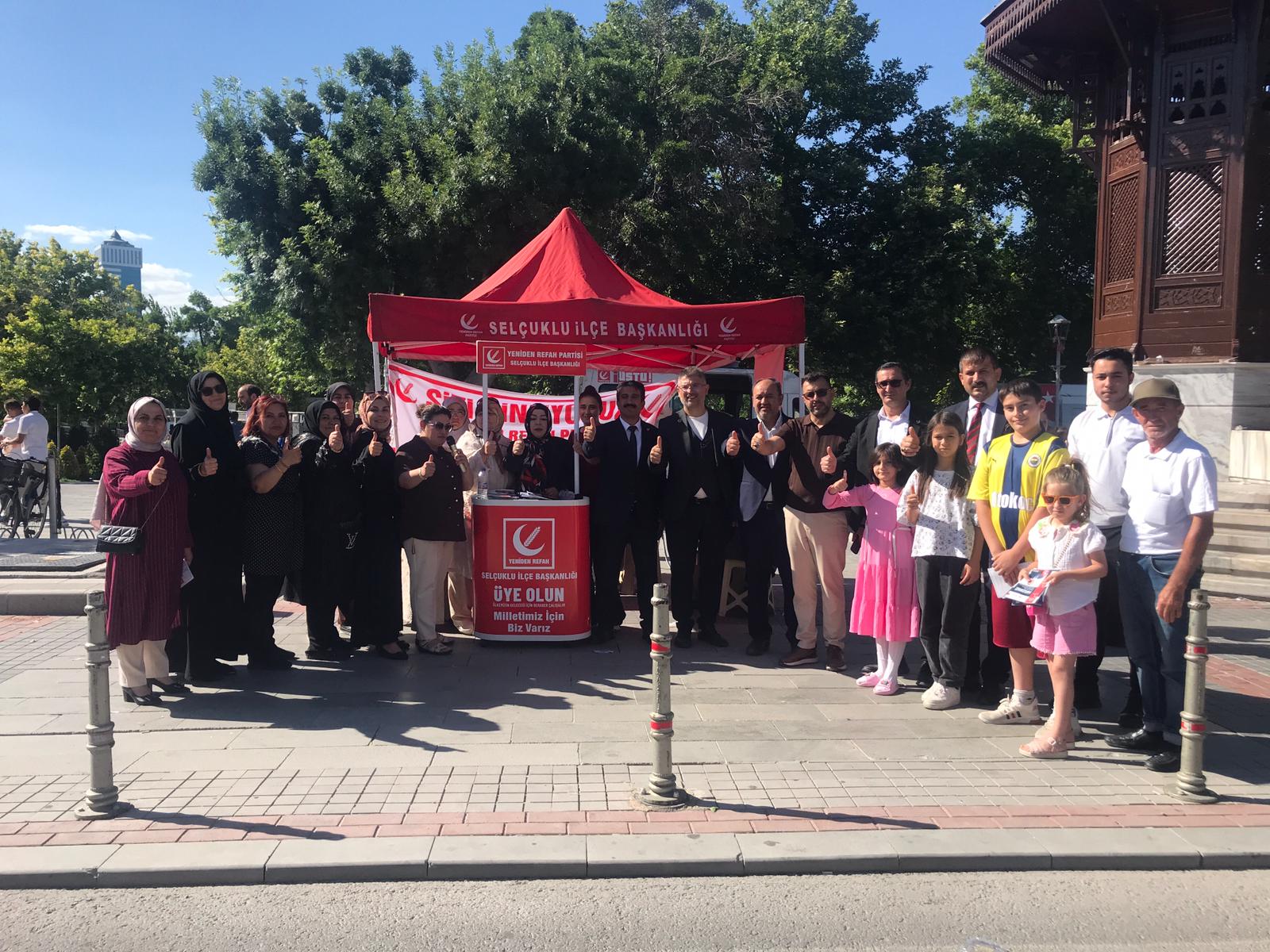 Konya Selçuklu'da aşure ikramı vatandaşlarla buluştu