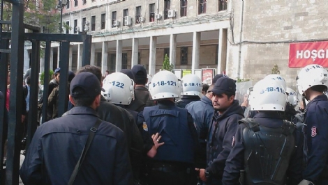 İstanbul Üniversitesi'nde IŞİD Gerginliği: 28 Öğrenci Gözaltında