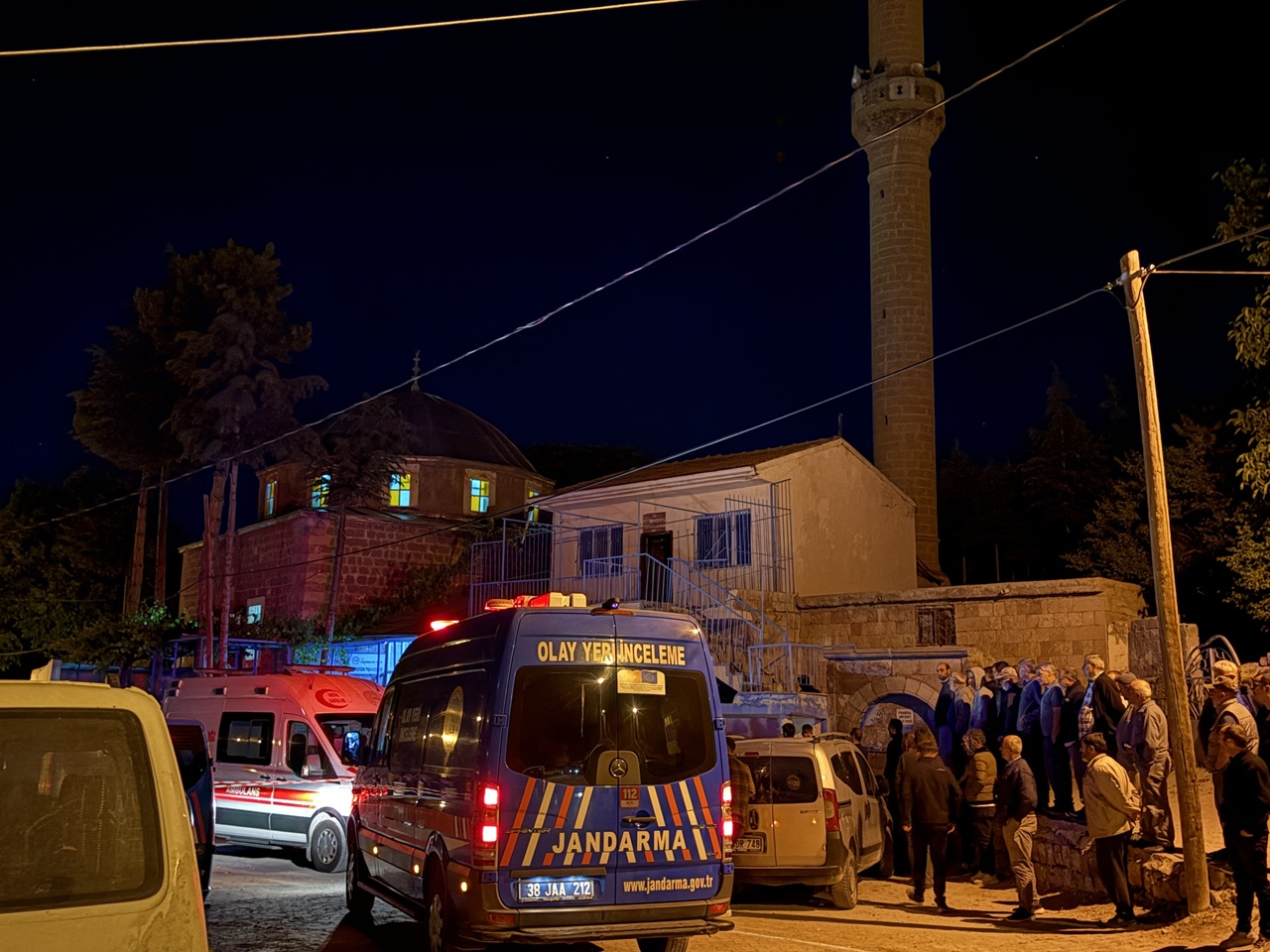 Cami cemaatine bıçaklı saldırı: 2 ölü