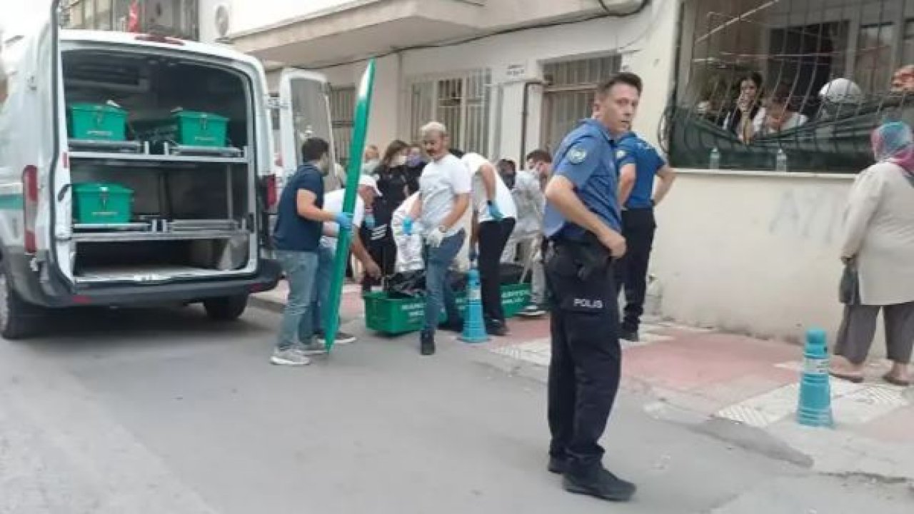 Kardeşinin 2 gün uyuduğunu zannetmiş! Cesediyle yaşamış