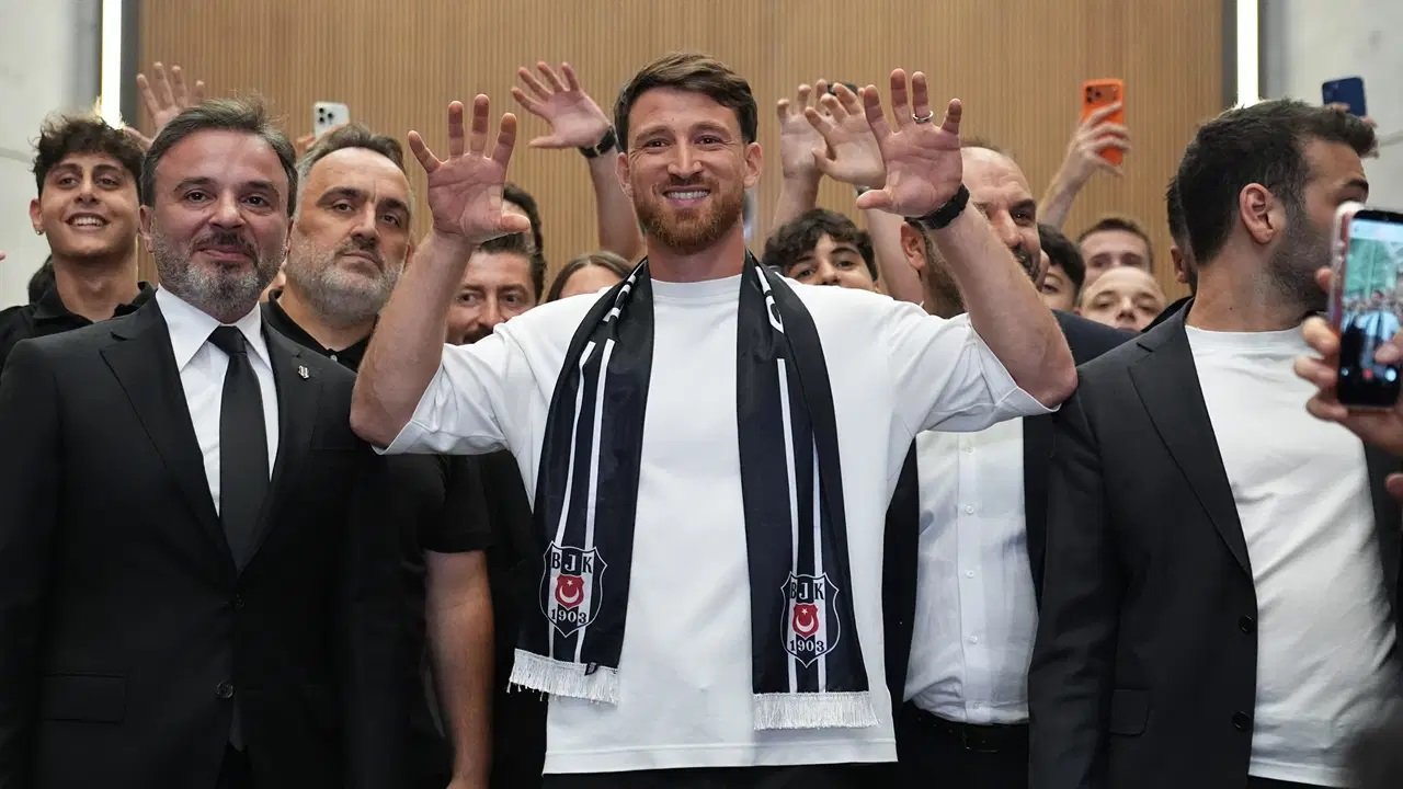 Beşiktaş'ta Salih Özcan mutluluğu