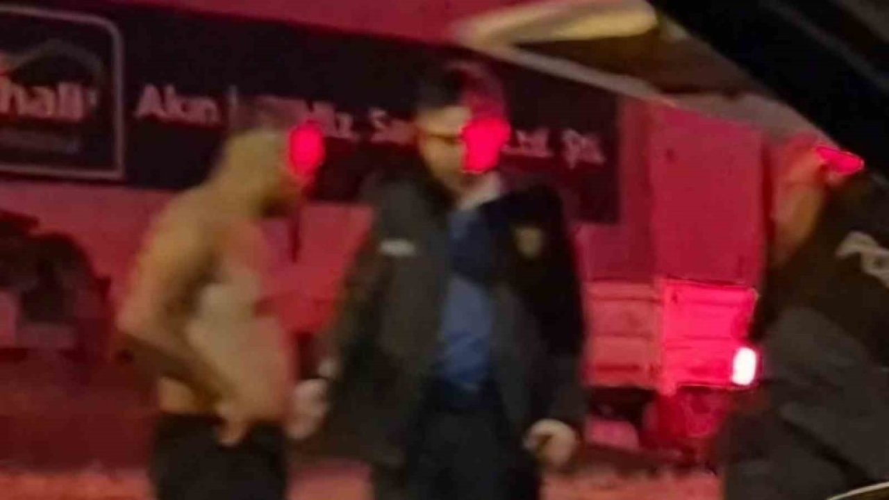 Cezaevinden izinli olarak çıkmıştı! Bıçakla annesini kovaladı