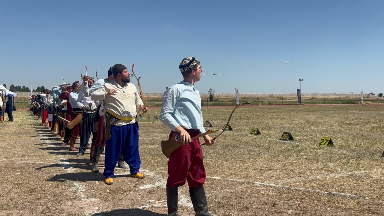 Konya'da okçuluk şampiyonası nefes kesti