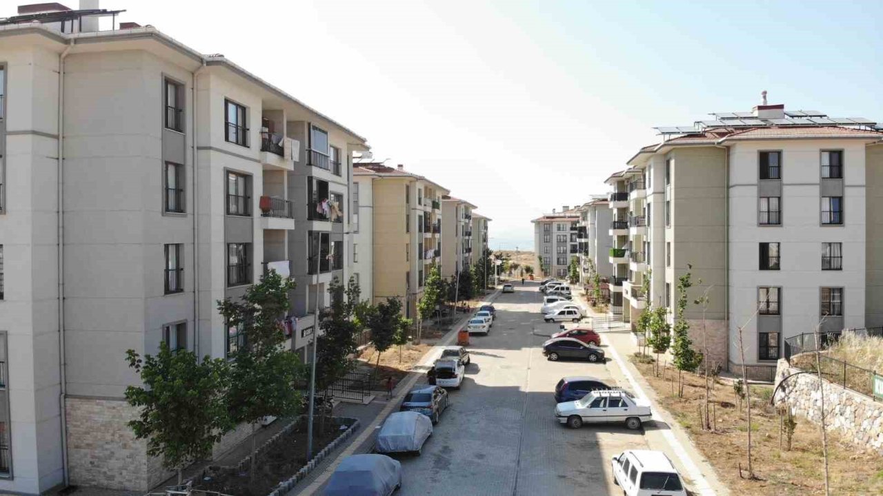 Baykar sakinleri: 'Devlet yok Ahbap var' dediler ama biz göremedik!