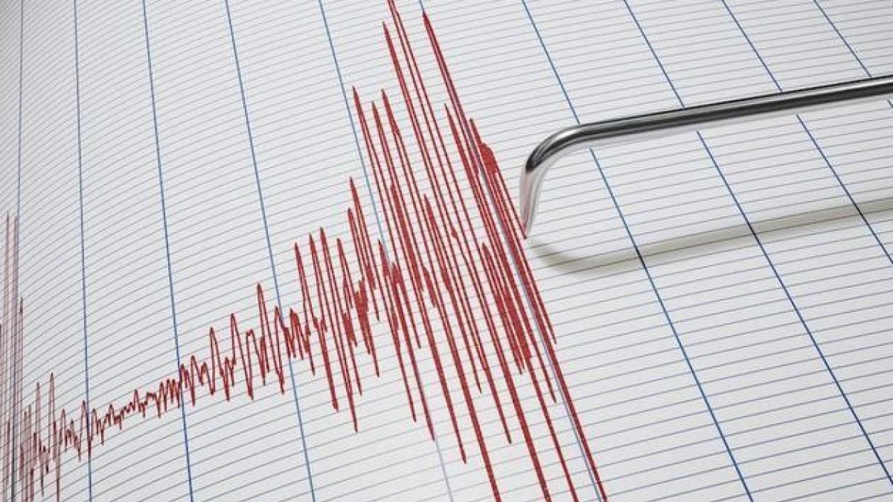 Kahramanmaraş'ta deprem oldu! Vatandaş sokağa döküldü