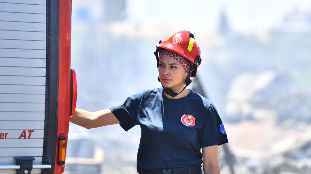 İzmir İtfaiyesi’nin kadın kahramanı Ayet Kütükbaş: Ben yapabiliyorsam...