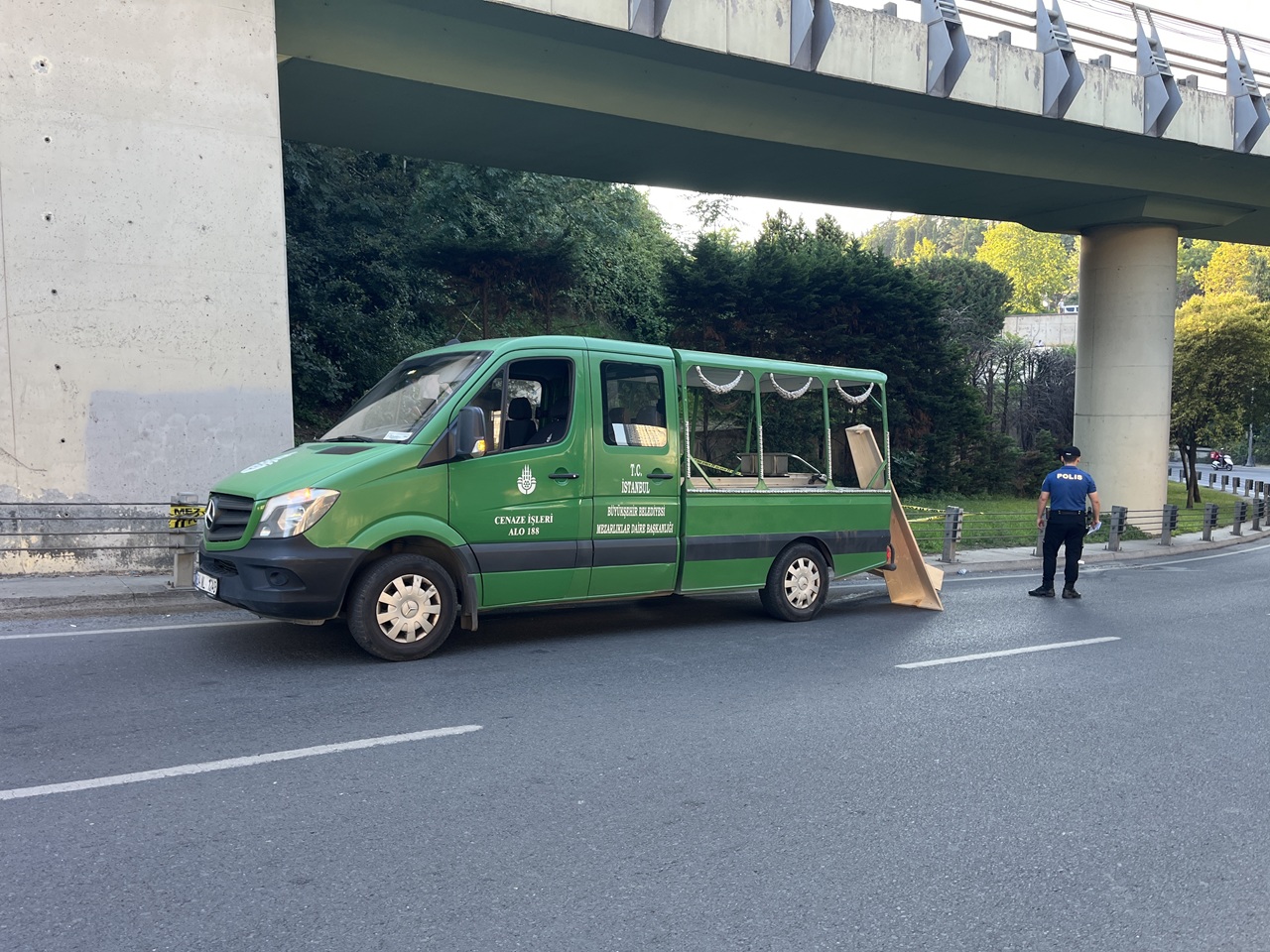 Yol kenarında erkek cesedi bulundu!