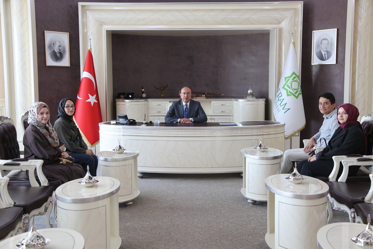Kırmızı Yelekliler Derneği Başkan Kavuş'u ziyaret etti