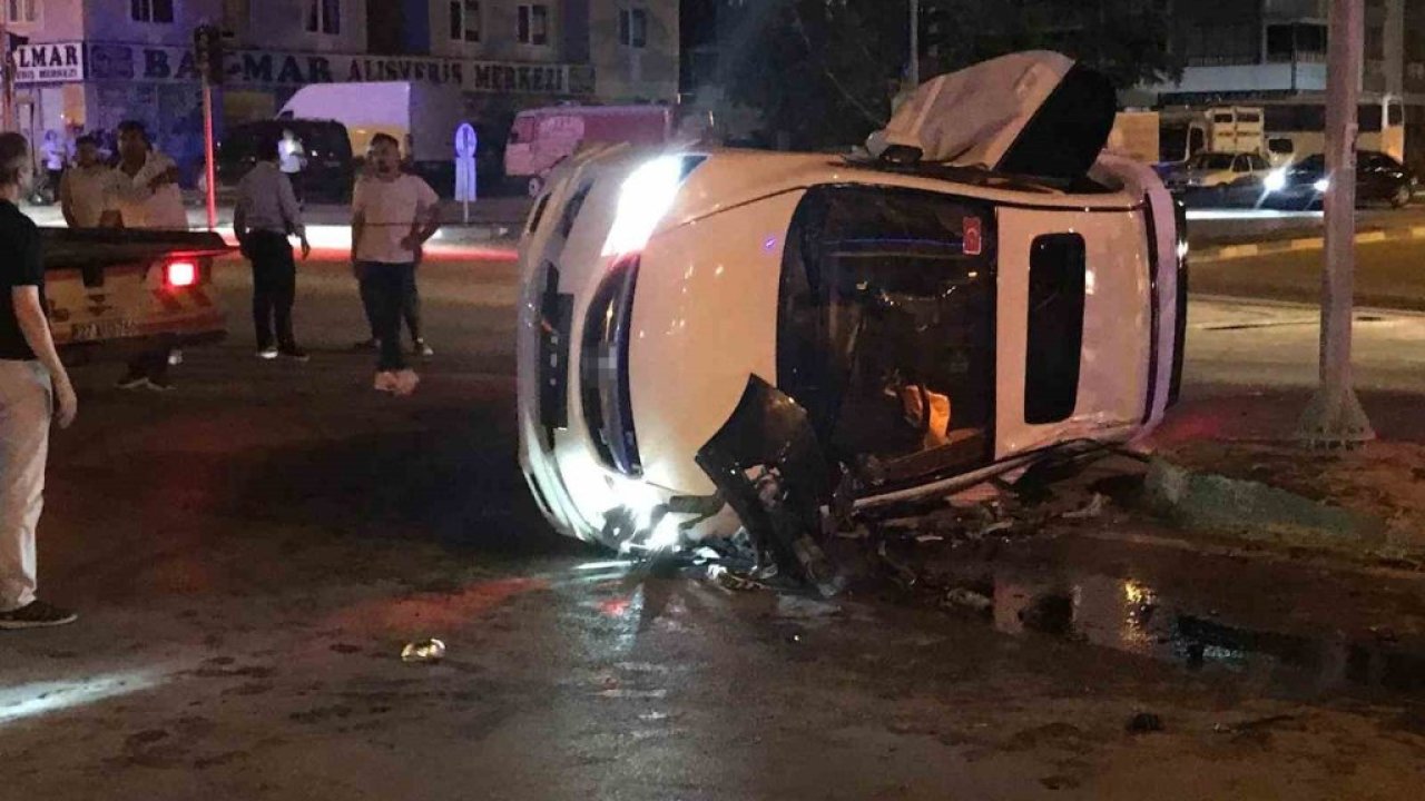 Konya'da feci kavşak kazası! 2 kişi hastanelik oldu