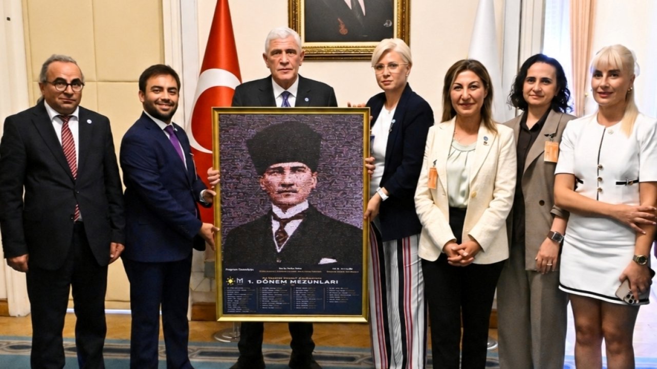 İYİ Parti Konya Siyaset Akademisi  mezunları Dervişoğlu'nu ziyaret etti