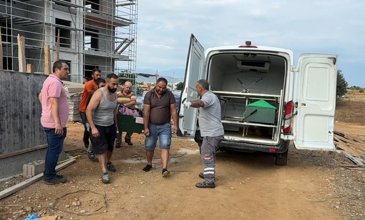 Başına inşaattan beton blok düştü! Hayatını kaybetti