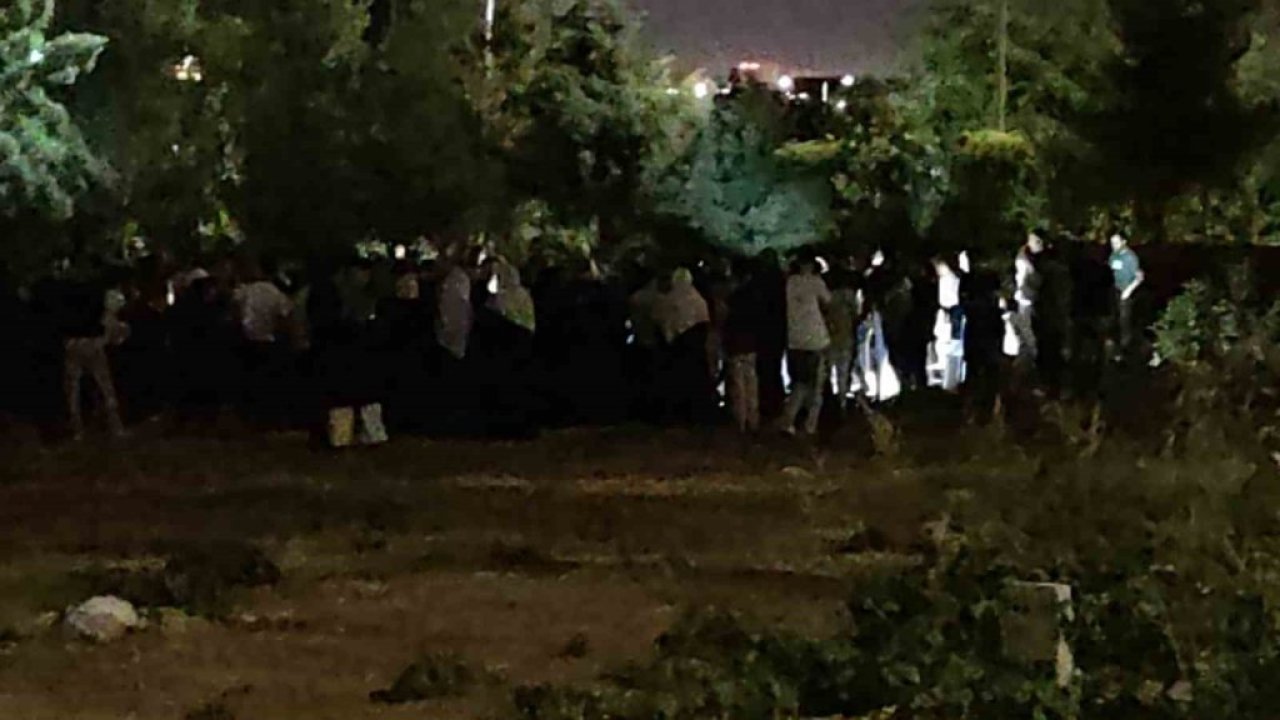 Mezarlıkta silahlı saldırı: Baba, oğlu ve yeğeni öldü