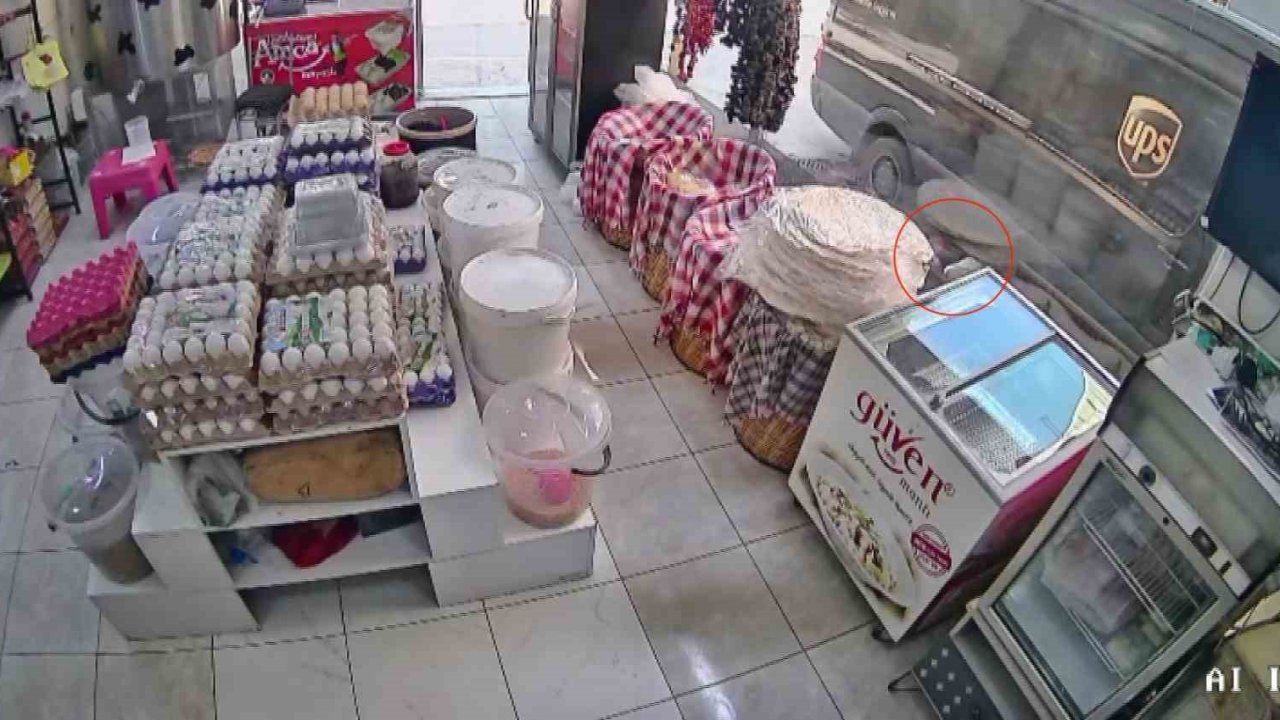 Kamyonetin altında kalan 4 yaşındaki çocuk emekleyerek çıktı