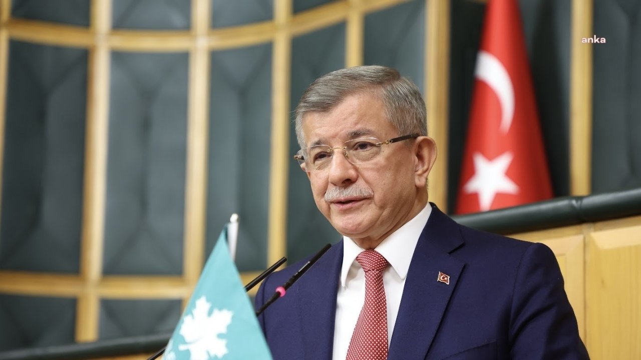Ahmet Davutoğlu’ndan şok karar! Gelecek Partisi kapandı