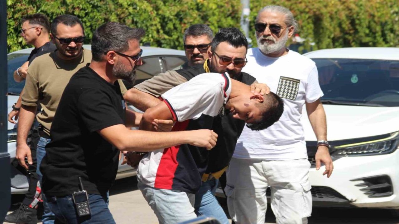 Husumetlisi yerine yanlışlıkla yoldan geçen adamı öldürdü!